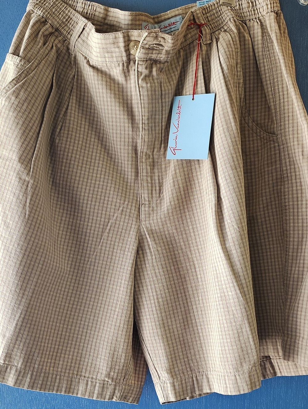 Gloria Vanderbilt Beige Plaid High-Waist Women's Shorts